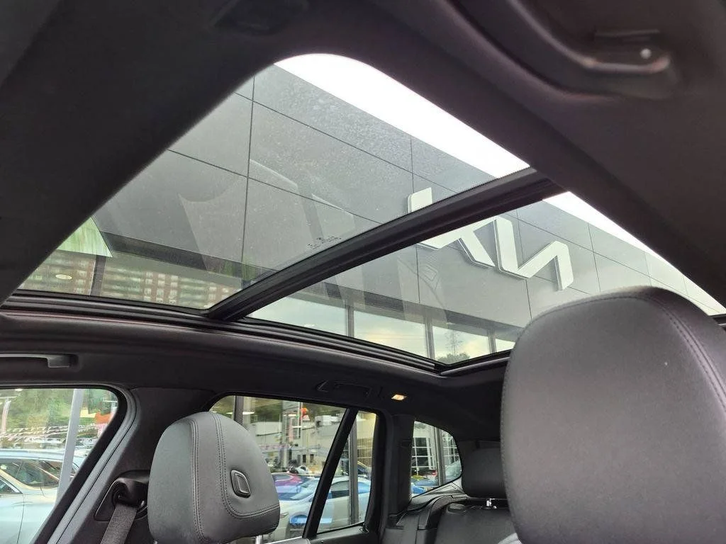 Used 2020 Silver BMW xDrive30i image 23
