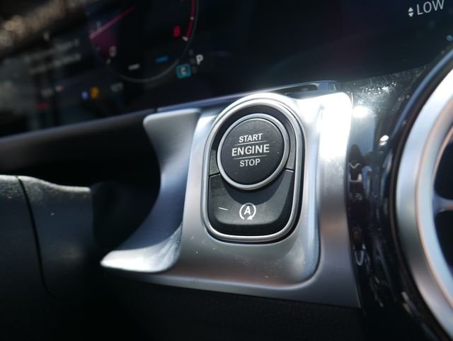 New 2026 Cirrus Silver Metallic Mercedes-Benz GLB 250 image 14