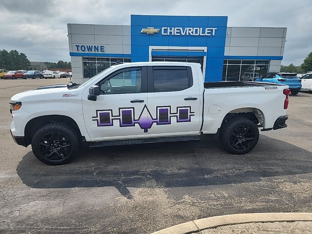 Used 2023 White Chevrolet Custom Trail Boss image 4