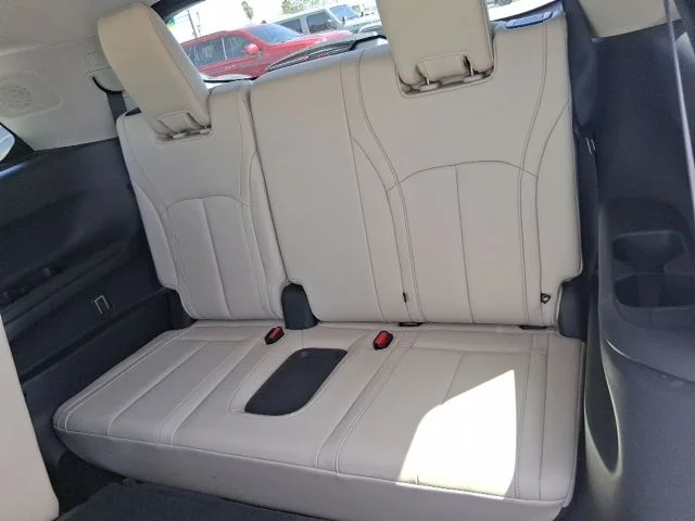 Used 2024 Red INFINITI LUXE image 17