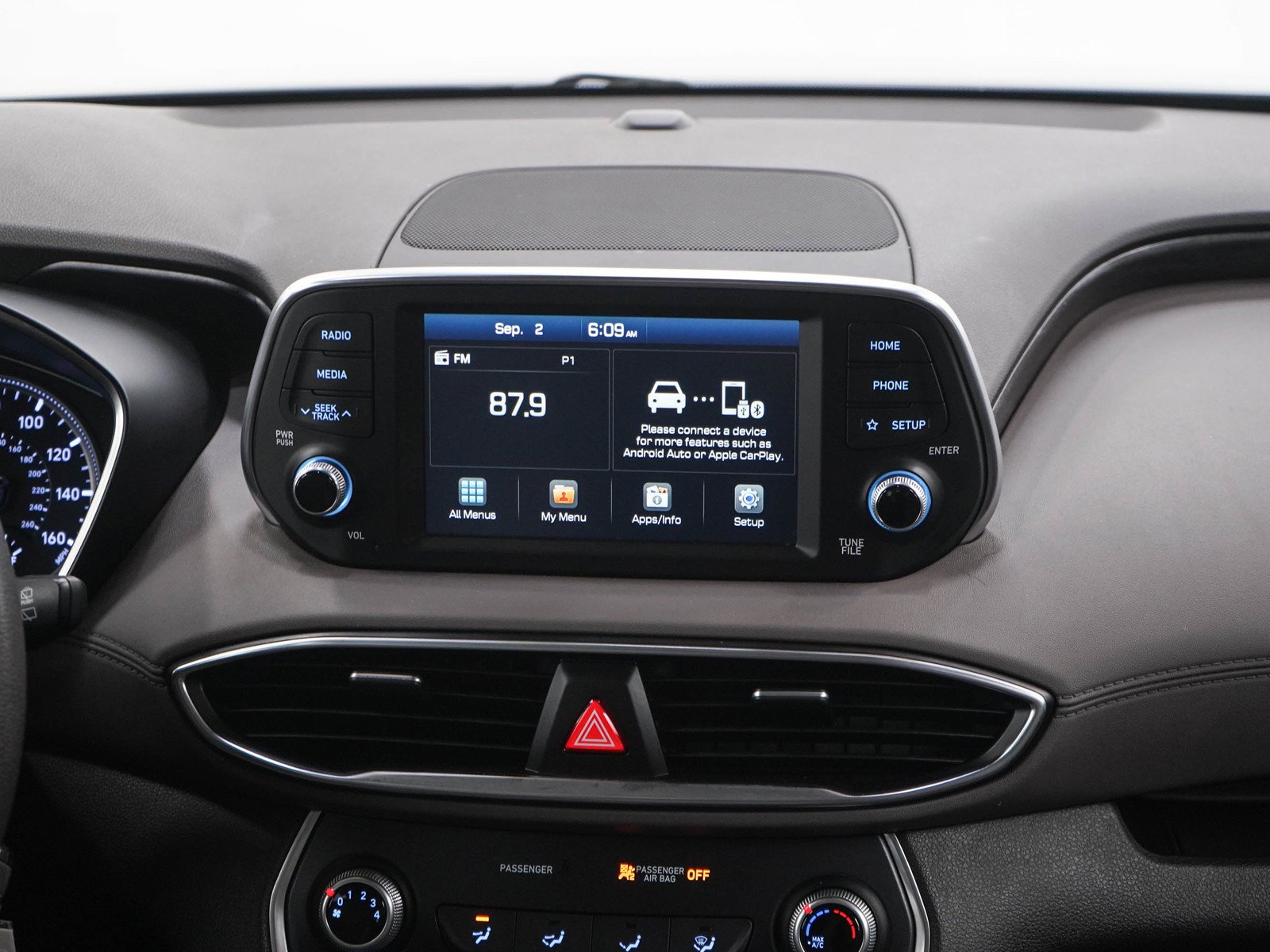 2019 Hyundai Santa Fe SE - Photo 16