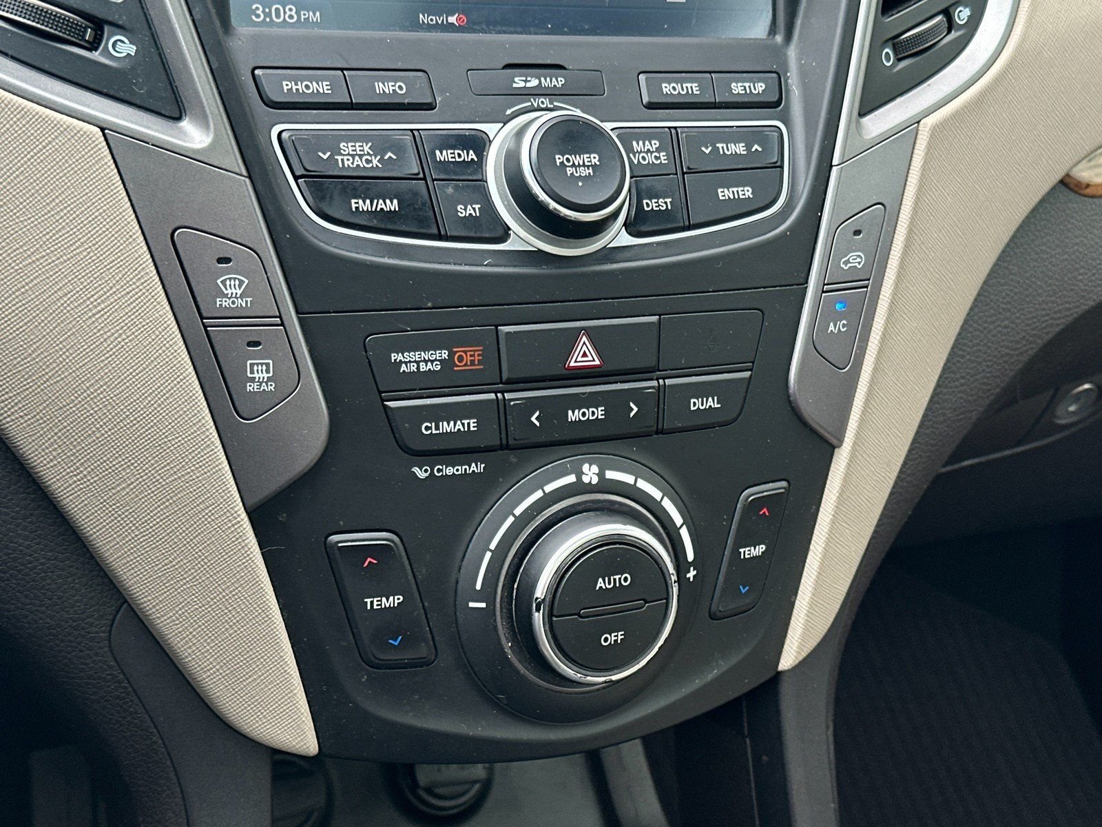 Used 2013 Juniper Green Hyundai Base image 18