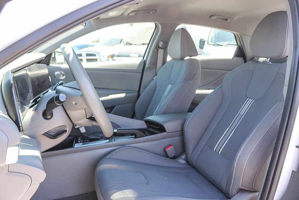 Used 2024 White Hyundai SEL image 18