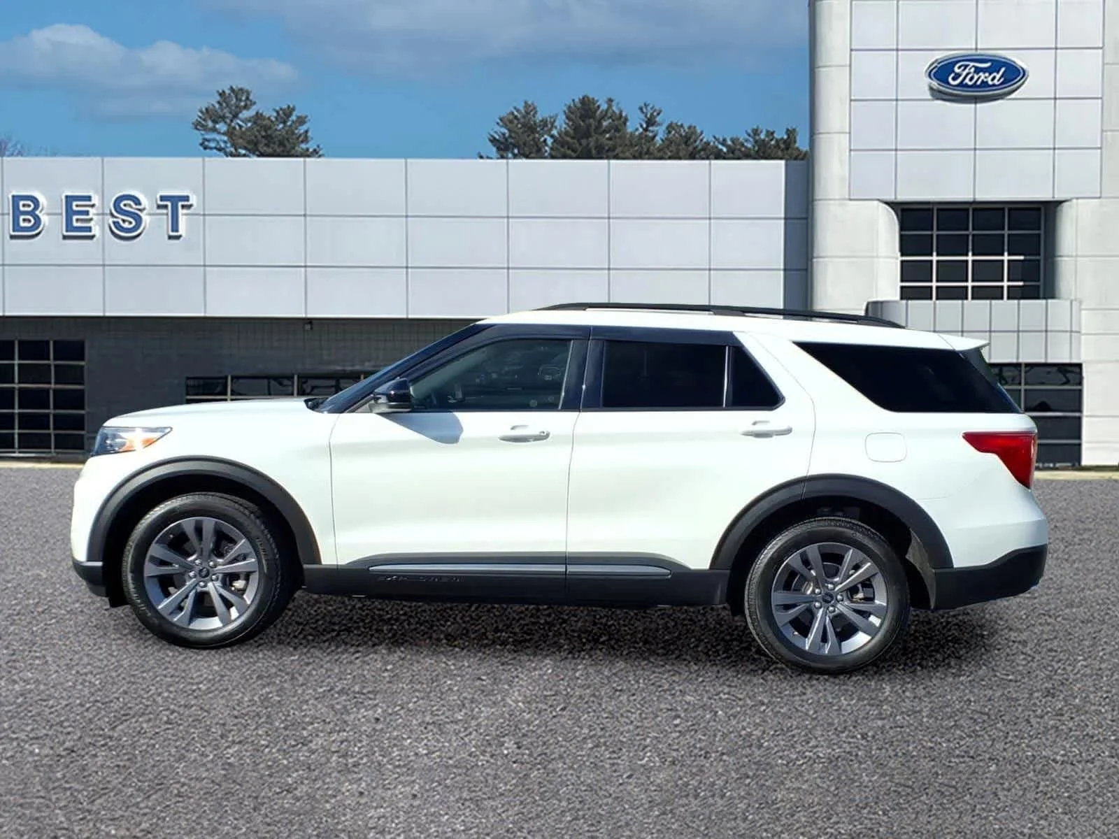 Used 2024 Star White Ford XLT image 2