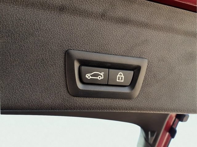 Used 2021 Red BMW xDrive40i image 32