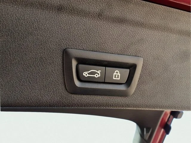Used 2021  BMW xDrive40i image 32
