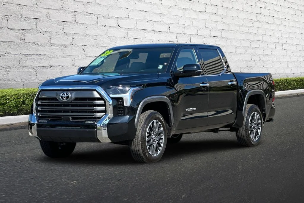 2025 Toyota Tundra Limited - Photo 8