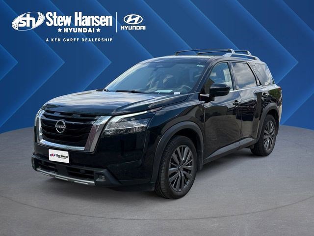 2022 Nissan Pathfinder SL 4WD's photo