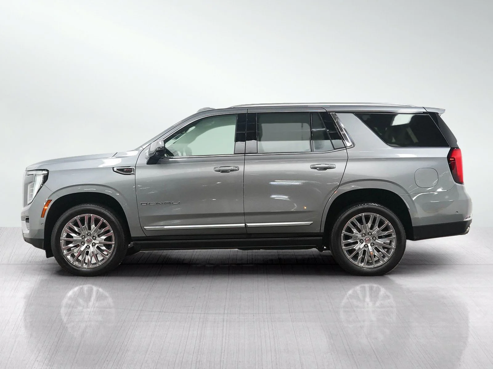 Used 2025 GMC Yukon Denali with VIN 1GKS2DRL2SR239074 for sale in Roseville, Minnesota