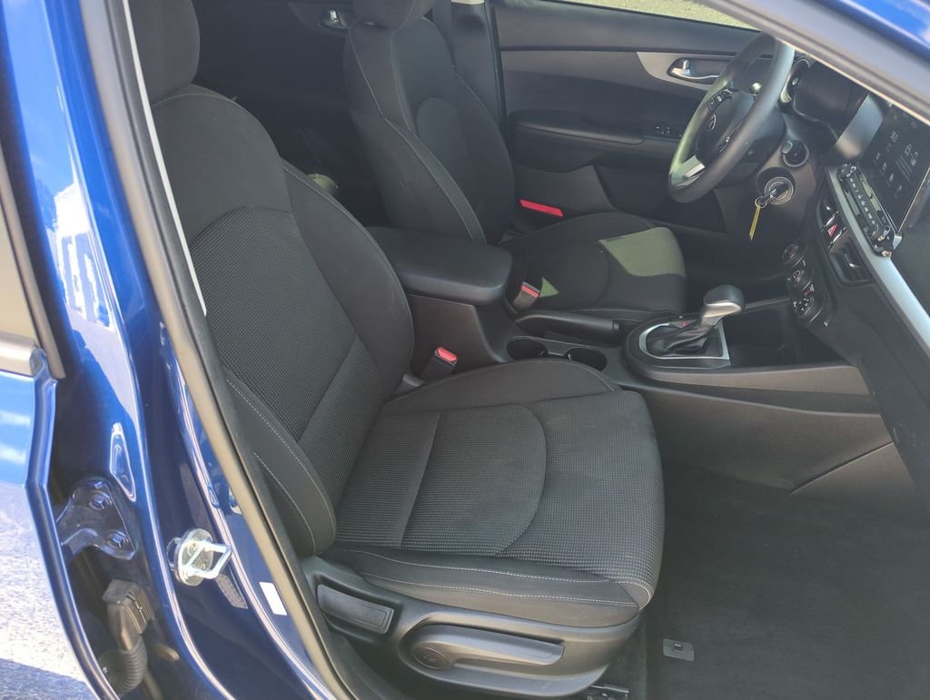 Used 2021 Blue Kia LXS image 34