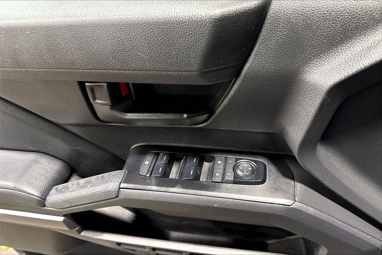 Used 2025 Underground Toyota SR5 image 33