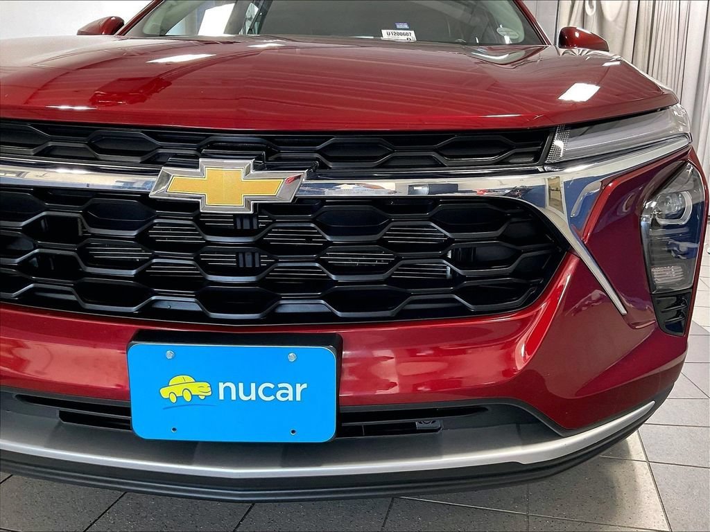 Used 2025 Crimson Metallic Chevrolet LT image 30