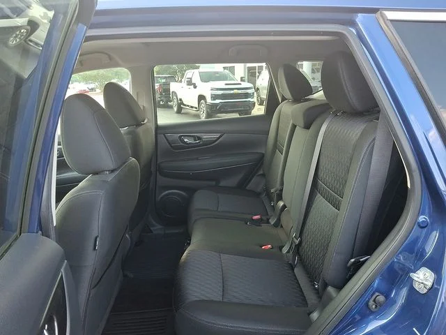 Used 2018 Blue Nissan SV image 10