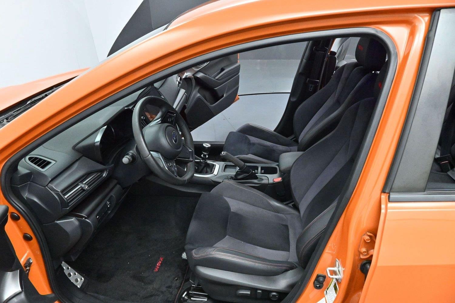 Used 2022 Solar Orange Pearl Subaru Limited image 11