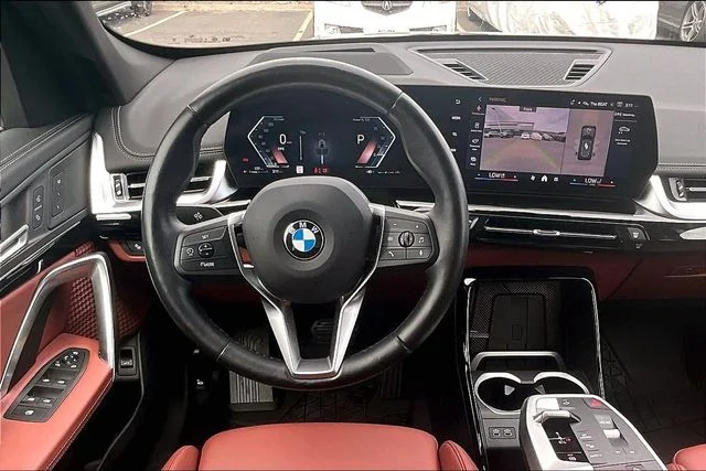 Used 2026 Cape York Green Metallic BMW xDrive28i image 5