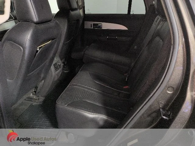 Used 2011  Lincoln Base image 34