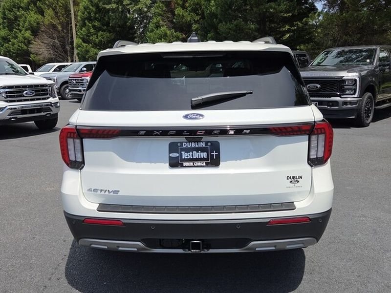 New 2026 Star White Metallic Tri-Coat Ford Active image 14