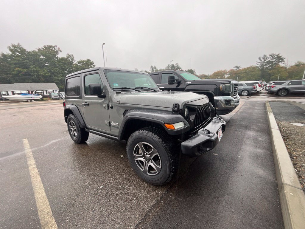 Used 2019 Gray Jeep Sport S image 1