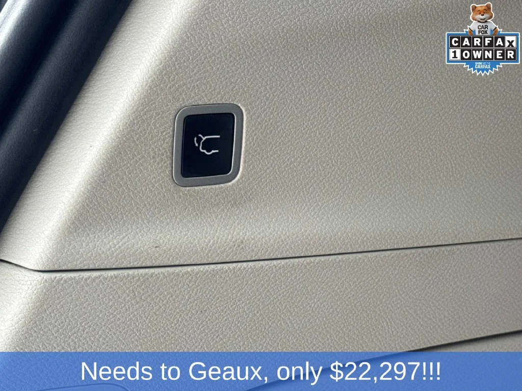 Used 2023 Silver Chrysler Touring L image 17