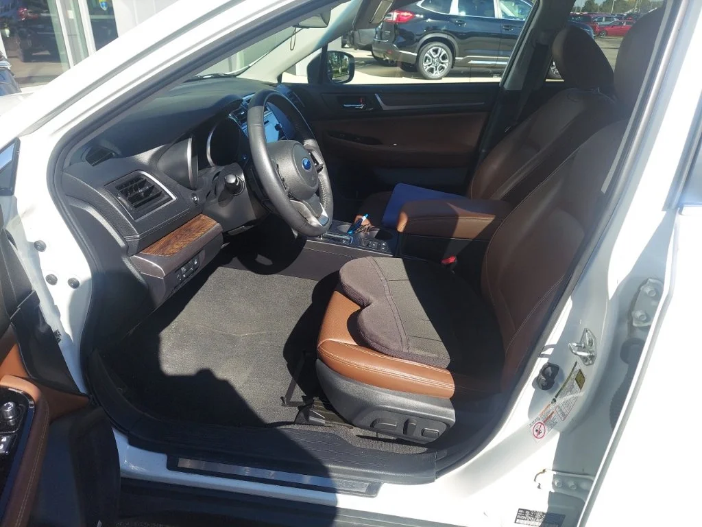 Used 2019 White Subaru 2.5i image 2