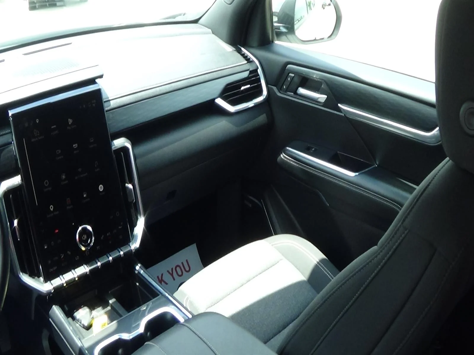 Used 2025 Summit White (gaz) GMC Elevation image 15