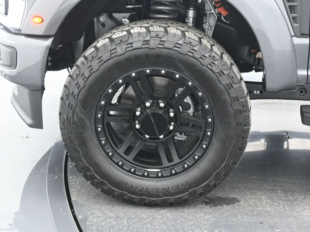 New 2026 Carbonized Gray Metallic Ford Lariat image 25