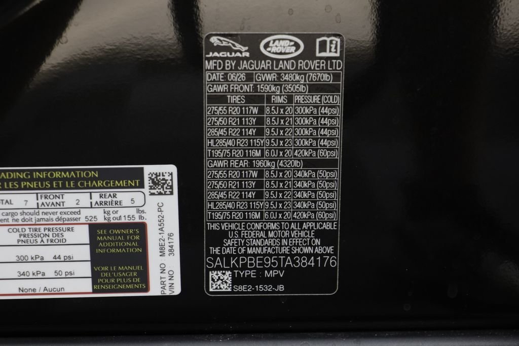 New 2026 Santorini Black LAND ROVER SE LWB 7-Seats / V8 image 26