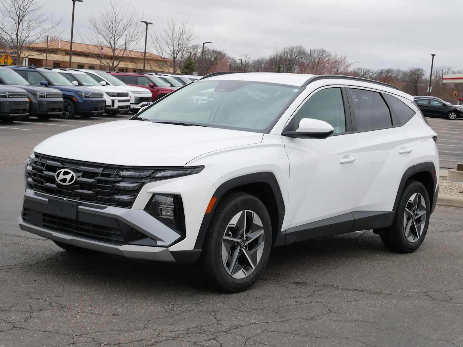 Certified 2025 Hyundai Tucson SEL with VIN 5NMJBCDE4SH444670 for sale in Mankato, Minnesota