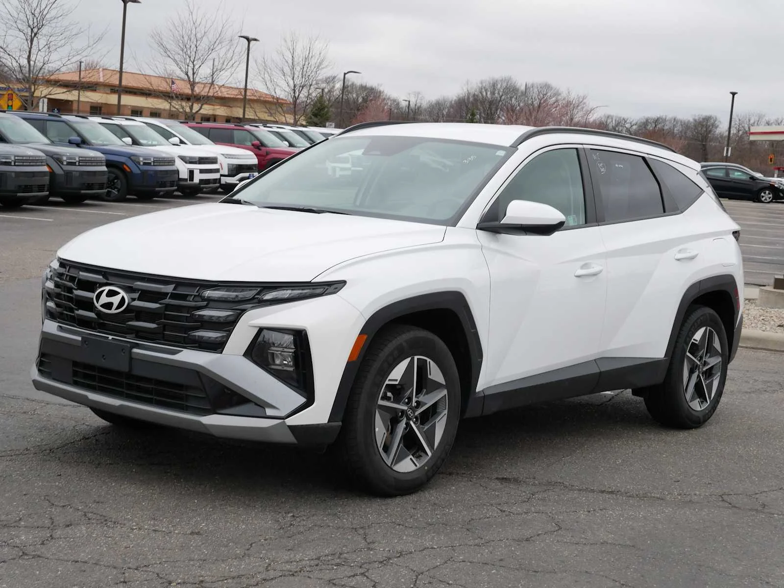 Certified 2025 Hyundai Tucson SEL with VIN 5NMJBCDE4SH444670 for sale in Mankato, Minnesota