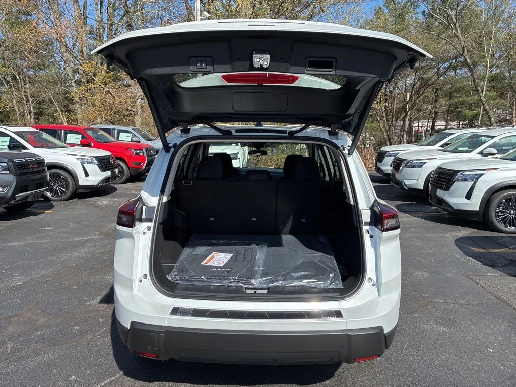 New 2026 Everest White Pearl TriCoat Nissan SV image 9