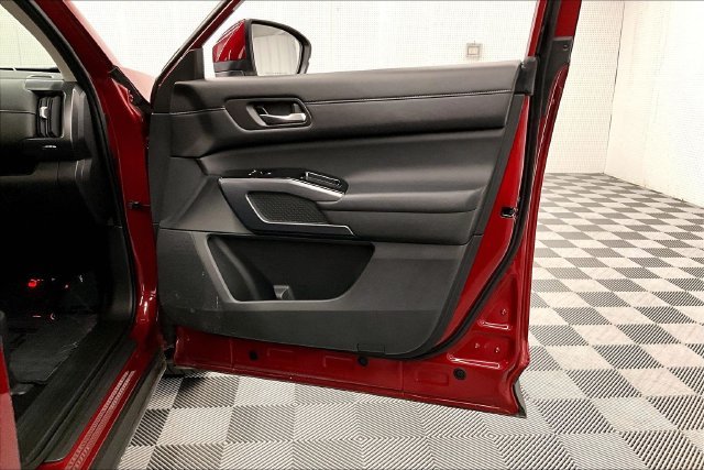 Used 2024 Scarlet Ember Nissan SL image 22