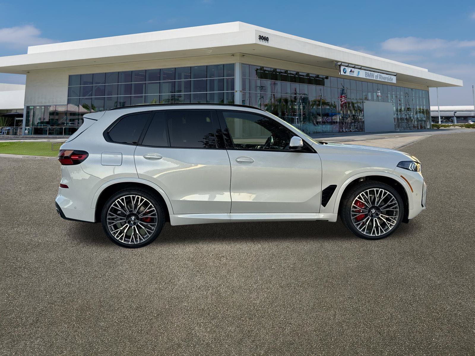 New 2026 Mineral White Metallic BMW sDrive40i image 11