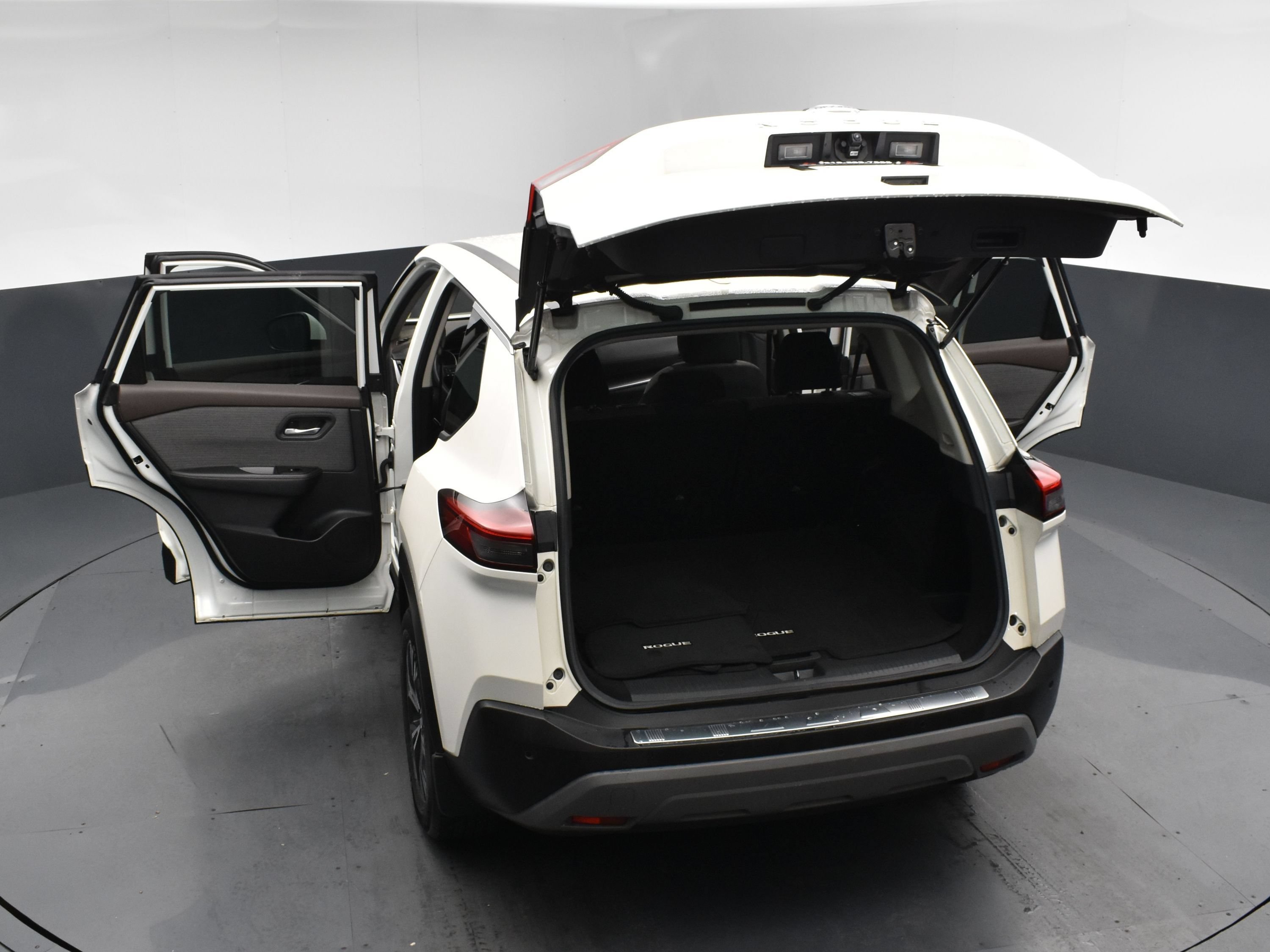 Used 2021 Pearl White Tricoat Nissan SV image 21