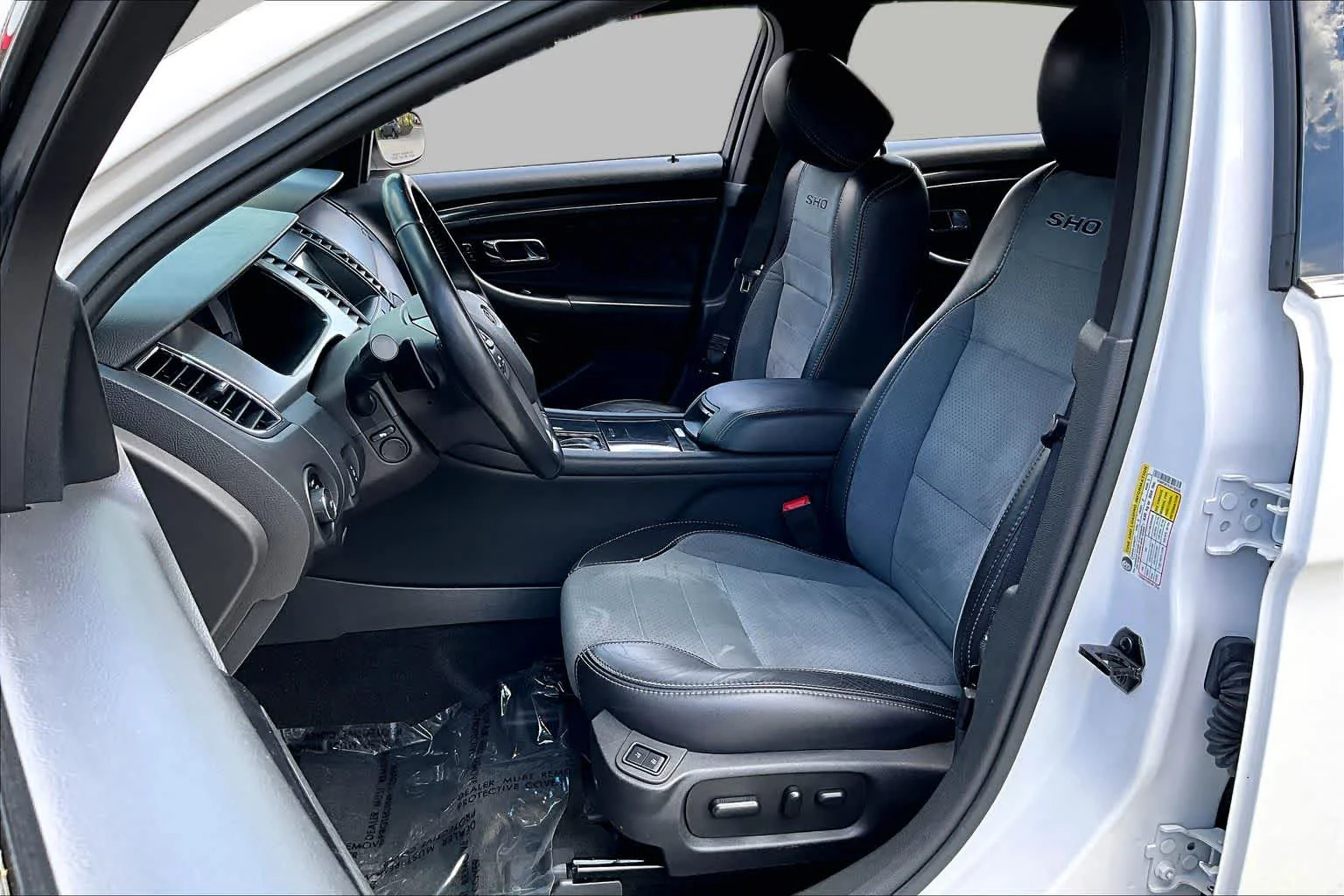 Used 2018 White Platinum Metallic Tri-Coat Ford SHO image 8