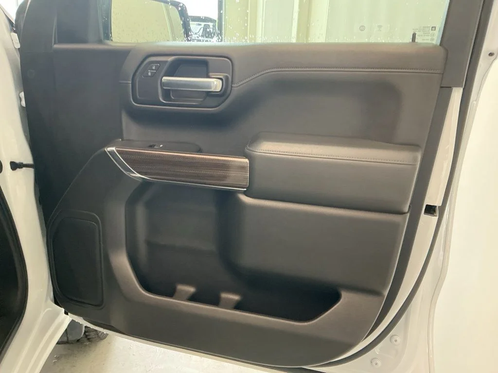 Used 2020 Summit White Chevrolet LT Trail Boss image 24
