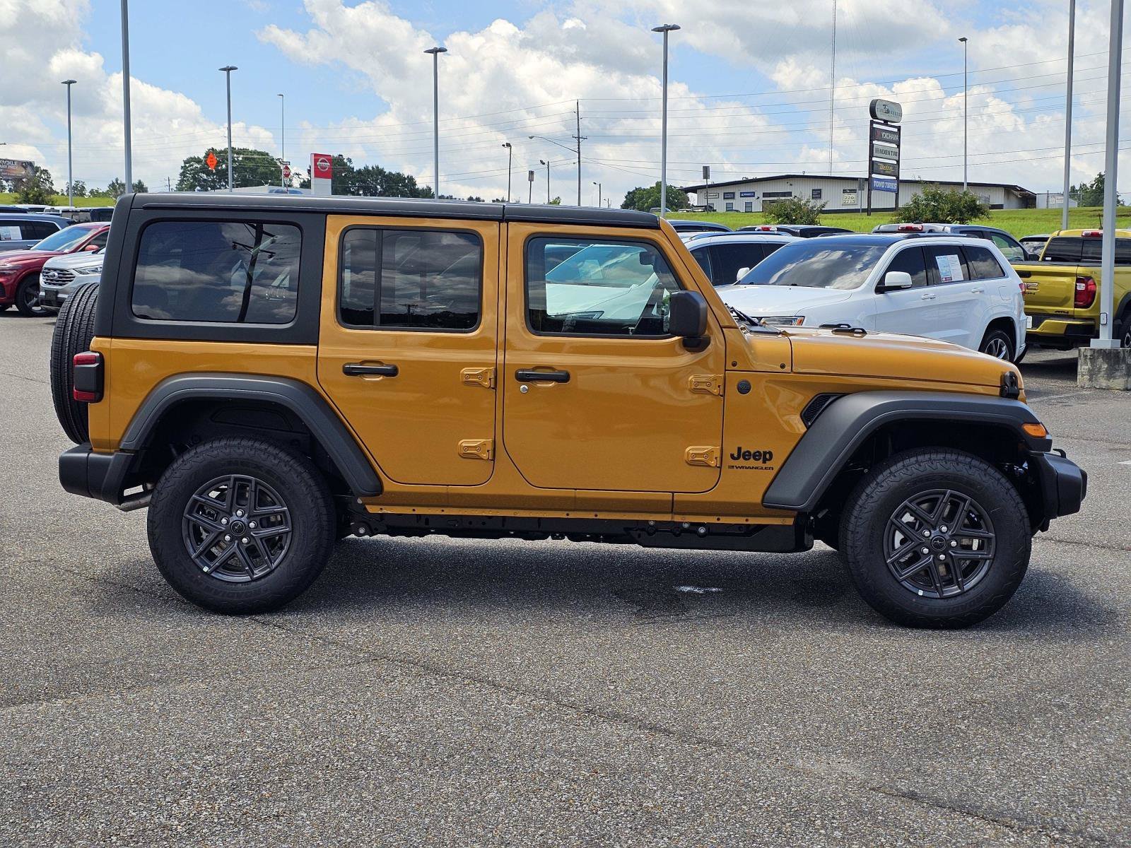 New 2026 Goldilocks Exterior Paint Jeep Sport S image 8