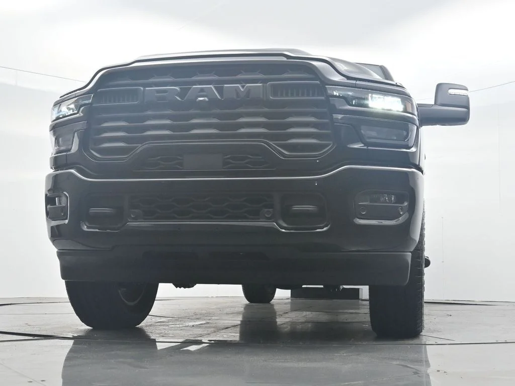 New 2026 Diamond Black Crystal Pearl-Coat Exterior Paint RAM  image 33
