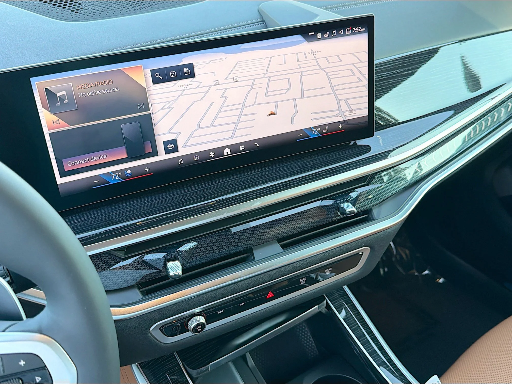 New 2026 Mineral White Metallic BMW xDrive40i image 27