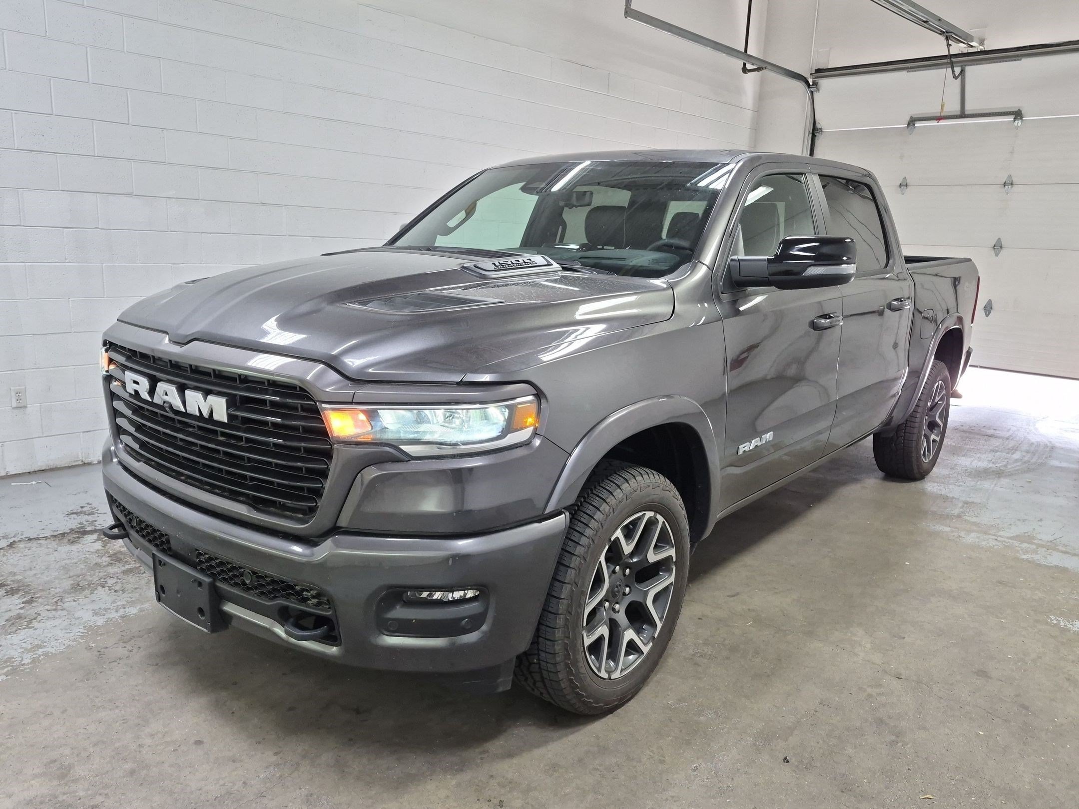 New 2026 Granite Crystal Metallic Clear-Coat Exterior Paint RAM Laramie image 9