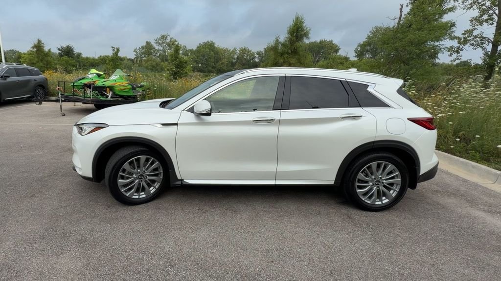 Certified Used 2023 Radiant White INFINITI LUXE image 5