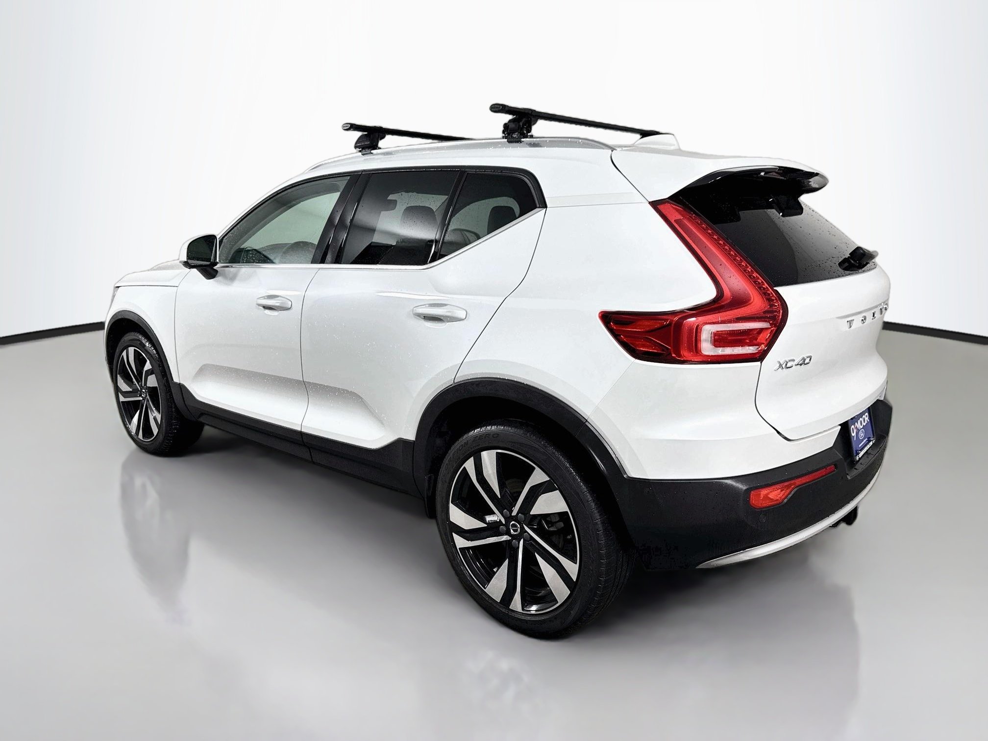 Used 2023 Crystal White Metallic Volvo Plus Bright Theme image 5
