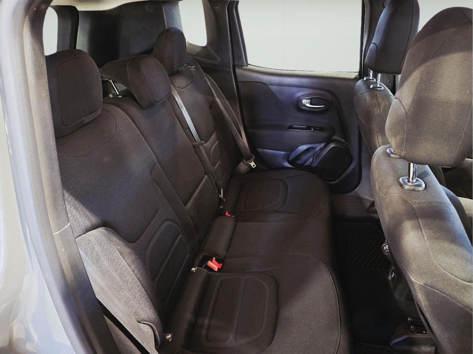 Used 2020 Sting-Gray Clearcoat Jeep Latitude image 38