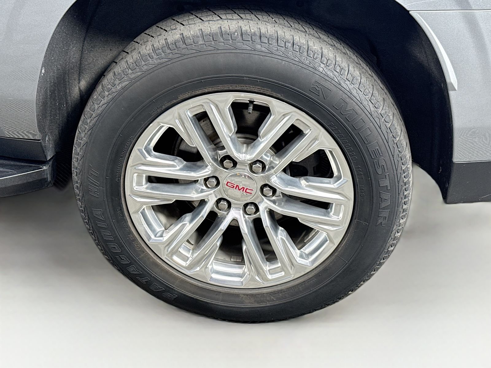 Used 2023 Sterling Metallic GMC SLT image 9