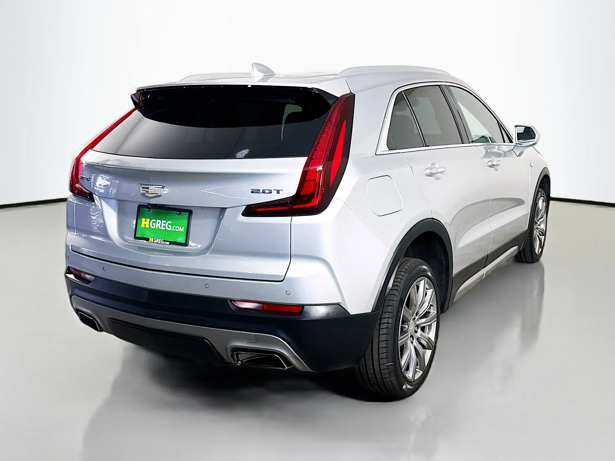 Used 2019 Radiant Silver Metallic Cadillac FWD Premium Luxury image 7