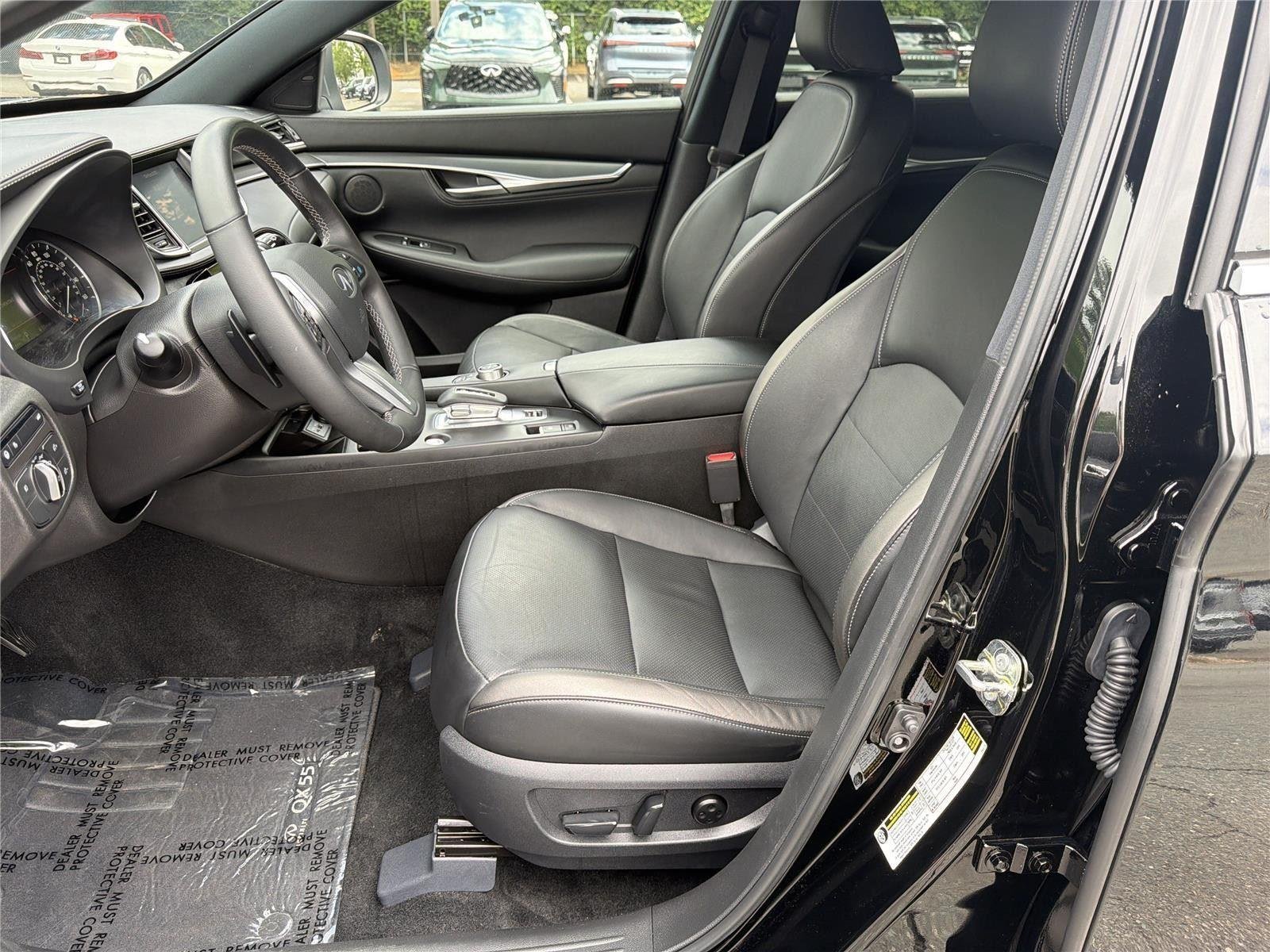 Used 2025 Black Obsidian INFINITI LUXE image 24
