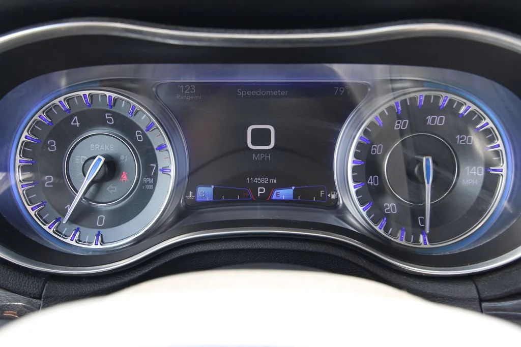 Used 2017 Gray Chrysler Limited image 39