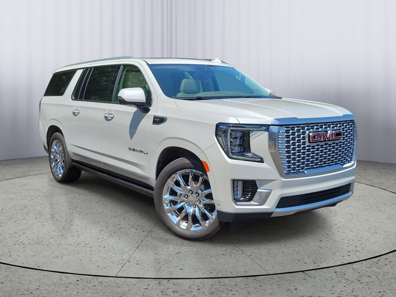 Used 2024 White GMC Denali image 1