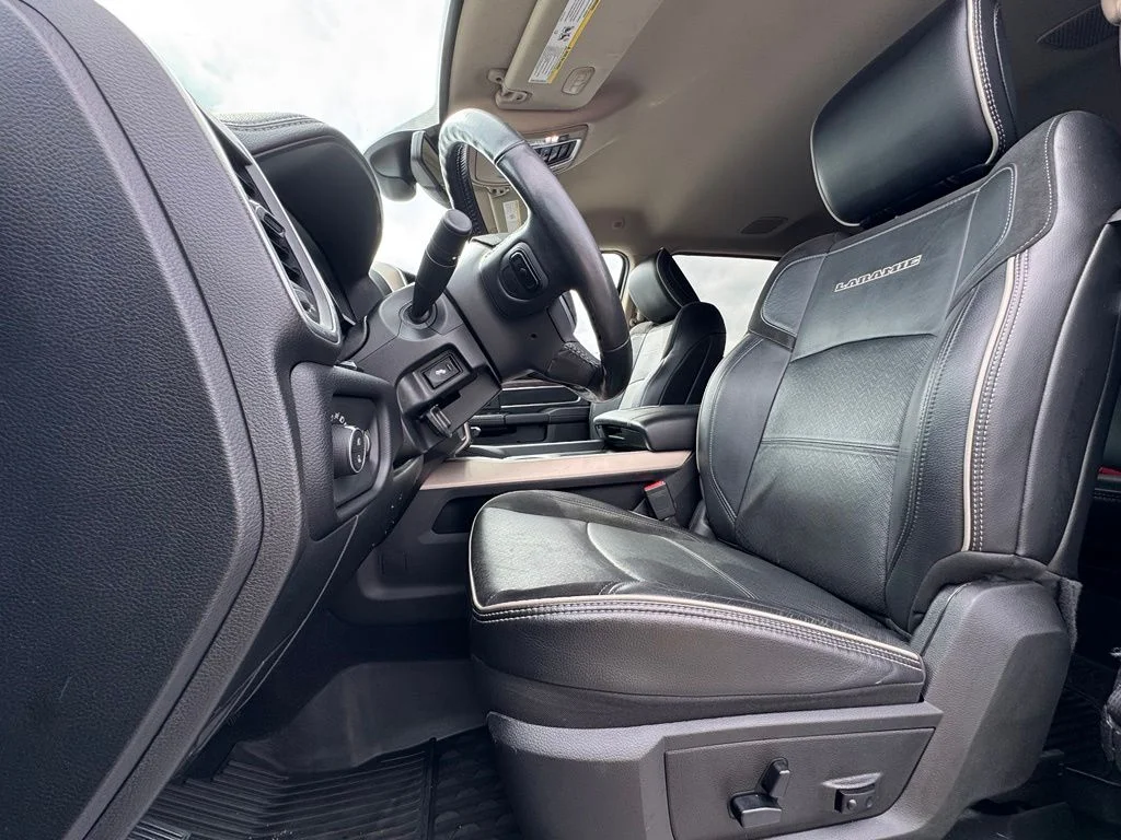 Used 2020 Blue Ram Laramie image 16