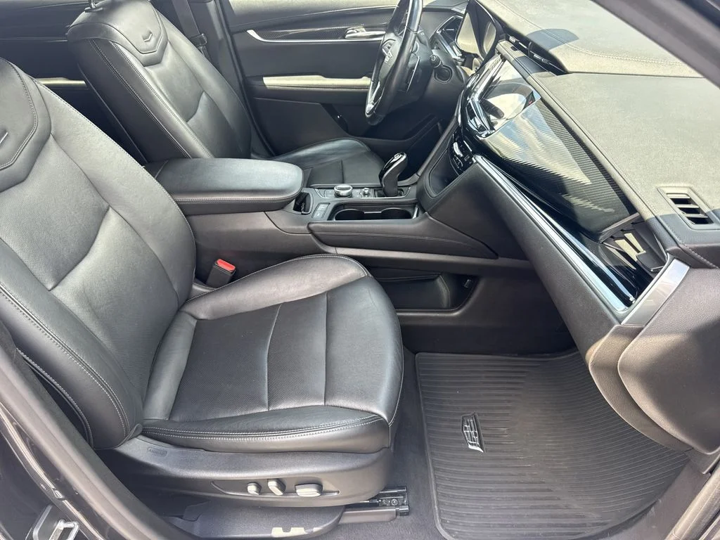 Used 2021 Green Cadillac Sport image 13