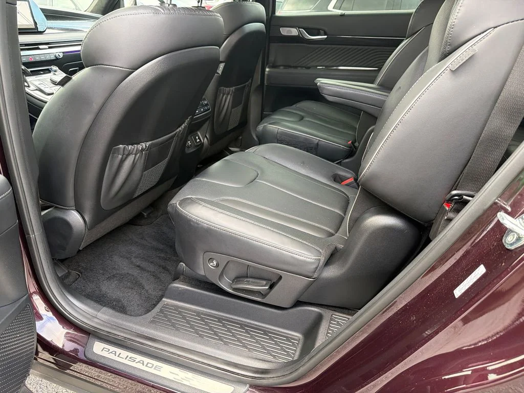 Used 2025 Red Hyundai Calligraphy image 21